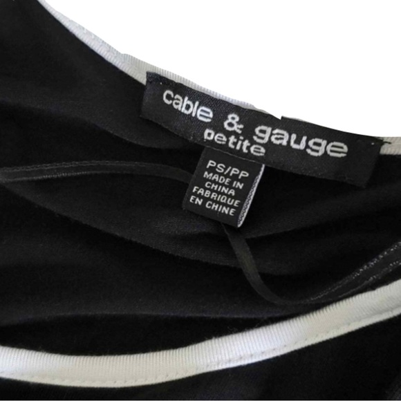 Cable And Gauge 3/4 Sleeve Top - Picture 5 of 7